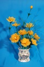 山东烟台大法弟子特制作丝网花《金莲花》一件，以表对师尊的敬意和对世界法轮大法日的祝贺！