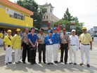 雅加达举行两天盛大游行欢庆法轮大法日,警察和学员合影 2010-05-17  