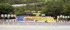 法轮功学员功在高雄著名风景区西子湾庆贺世界法轮大法日, 2010-05-09  